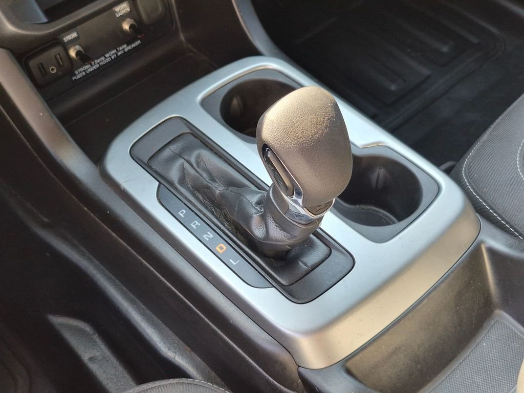 Used 2022 White Chevrolet LT image 22