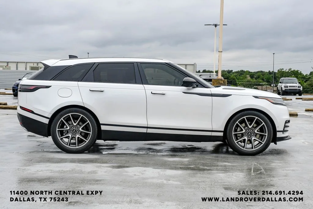 New 2026 Ostuni Pearl Wht Prem Met Land Rover Dynamic SE image 5
