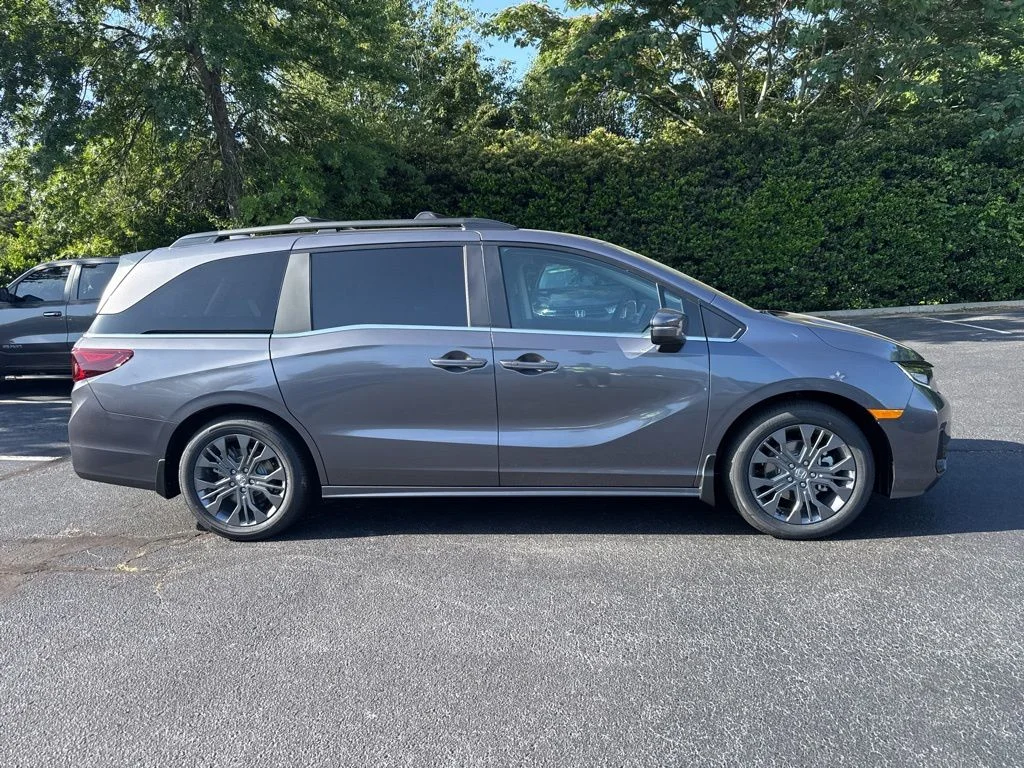 New 2026 Modern Steel Metallic Honda Touring image 2