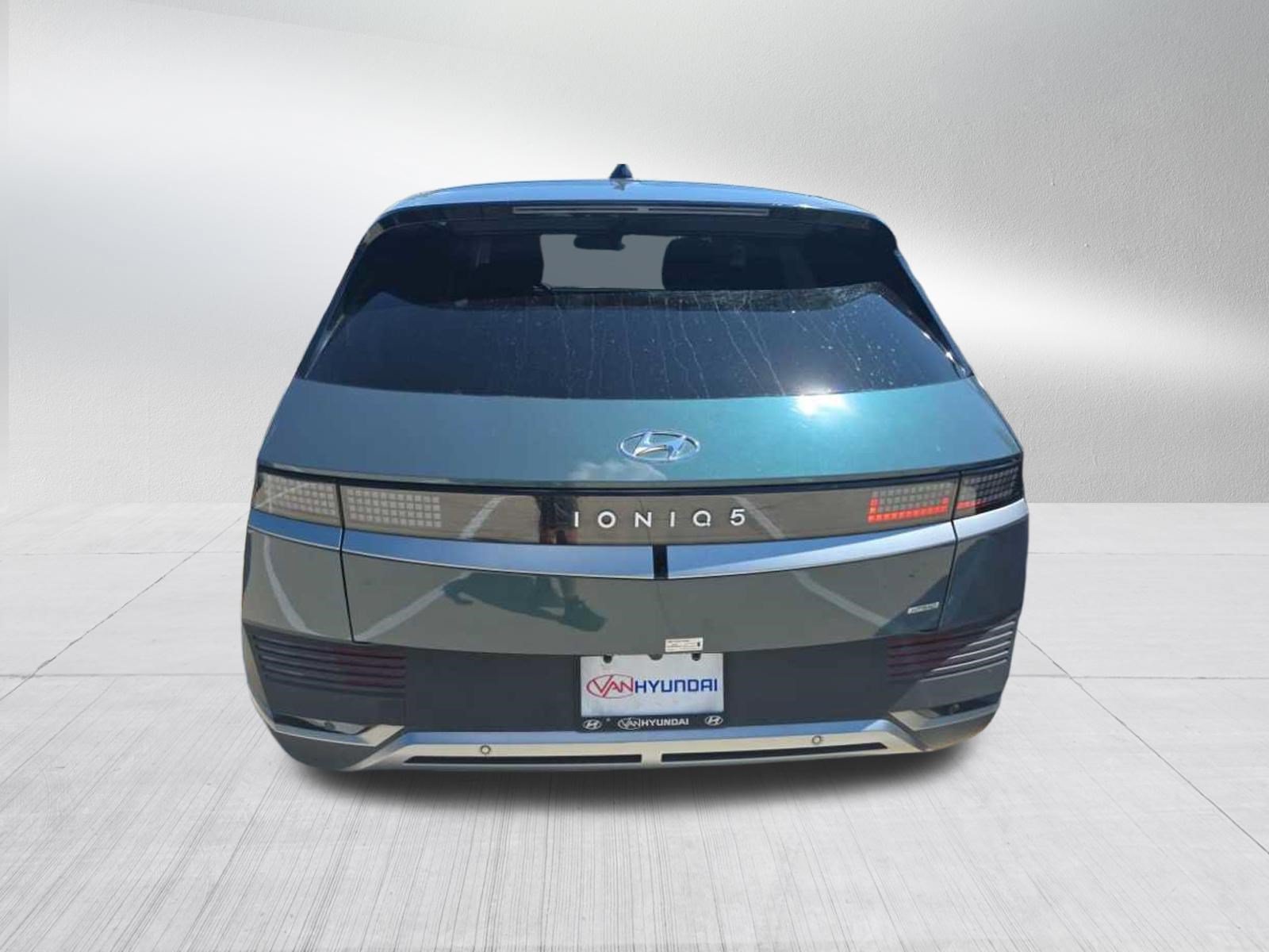 Used 2024 Digital Teal Hyundai SEL image 5