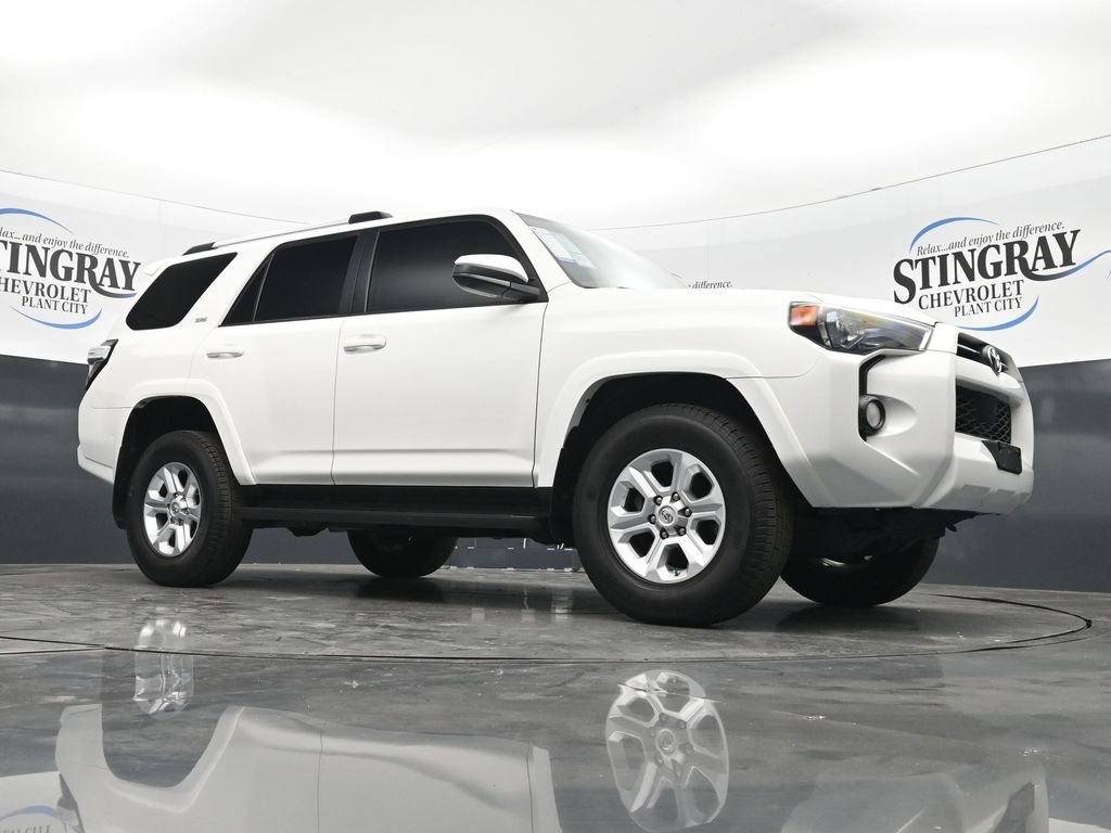 Used 2020 White Toyota SR5 image 26
