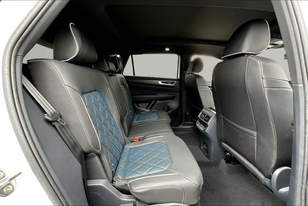 New 2026 White Volkswagen 2.0T SEL Premium R-Line image 25