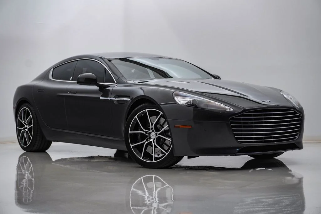 Used 2015 Meteorite Silver Aston Martin  image 1