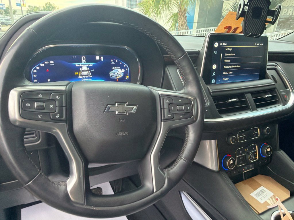 Used 2022 Gray Chevrolet Z71 image 24