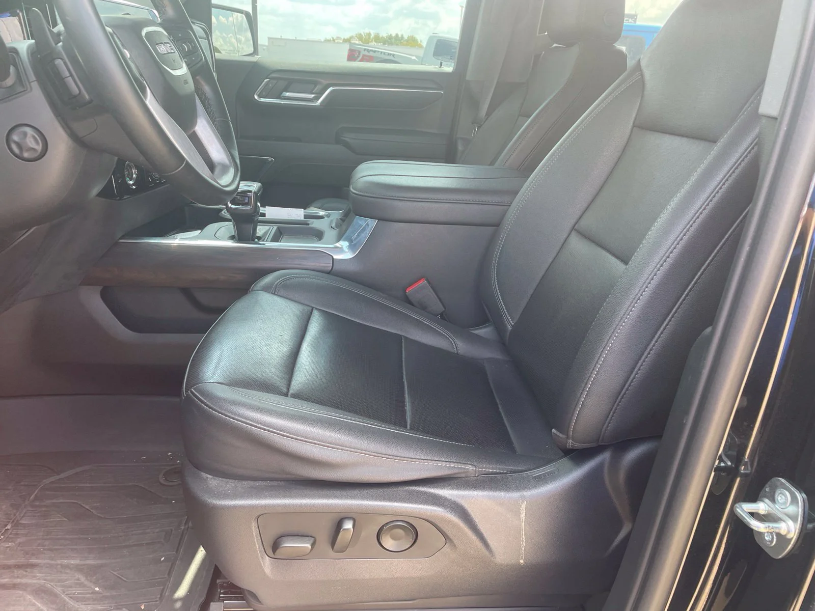 Used 2023 ONYX BLACK GMC SLT image 10