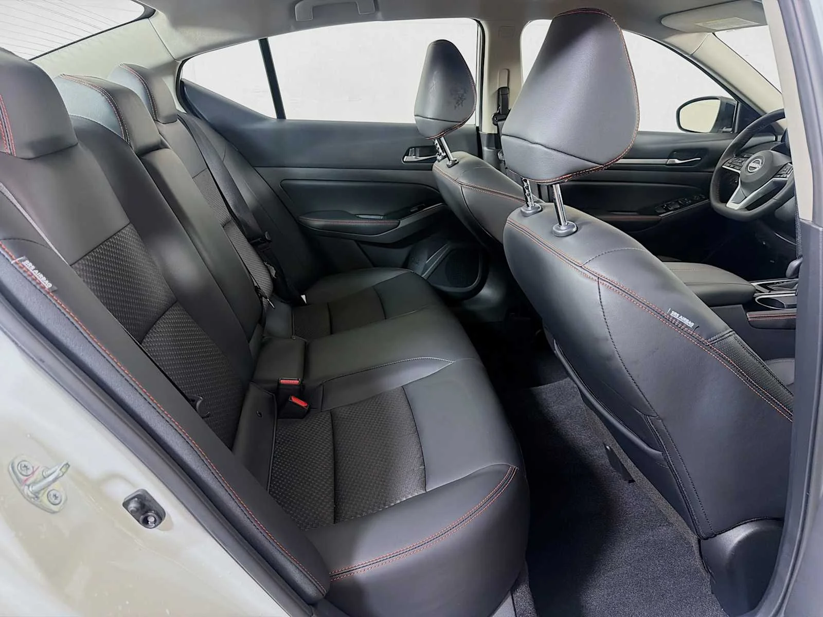 Certified Used 2025 Pearl White Tricoat Nissan SR image 22
