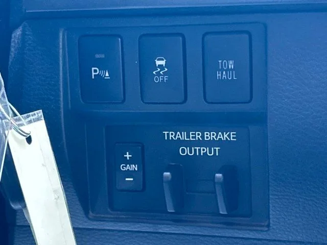 Used 2018 Gray Toyota SR5 image 58