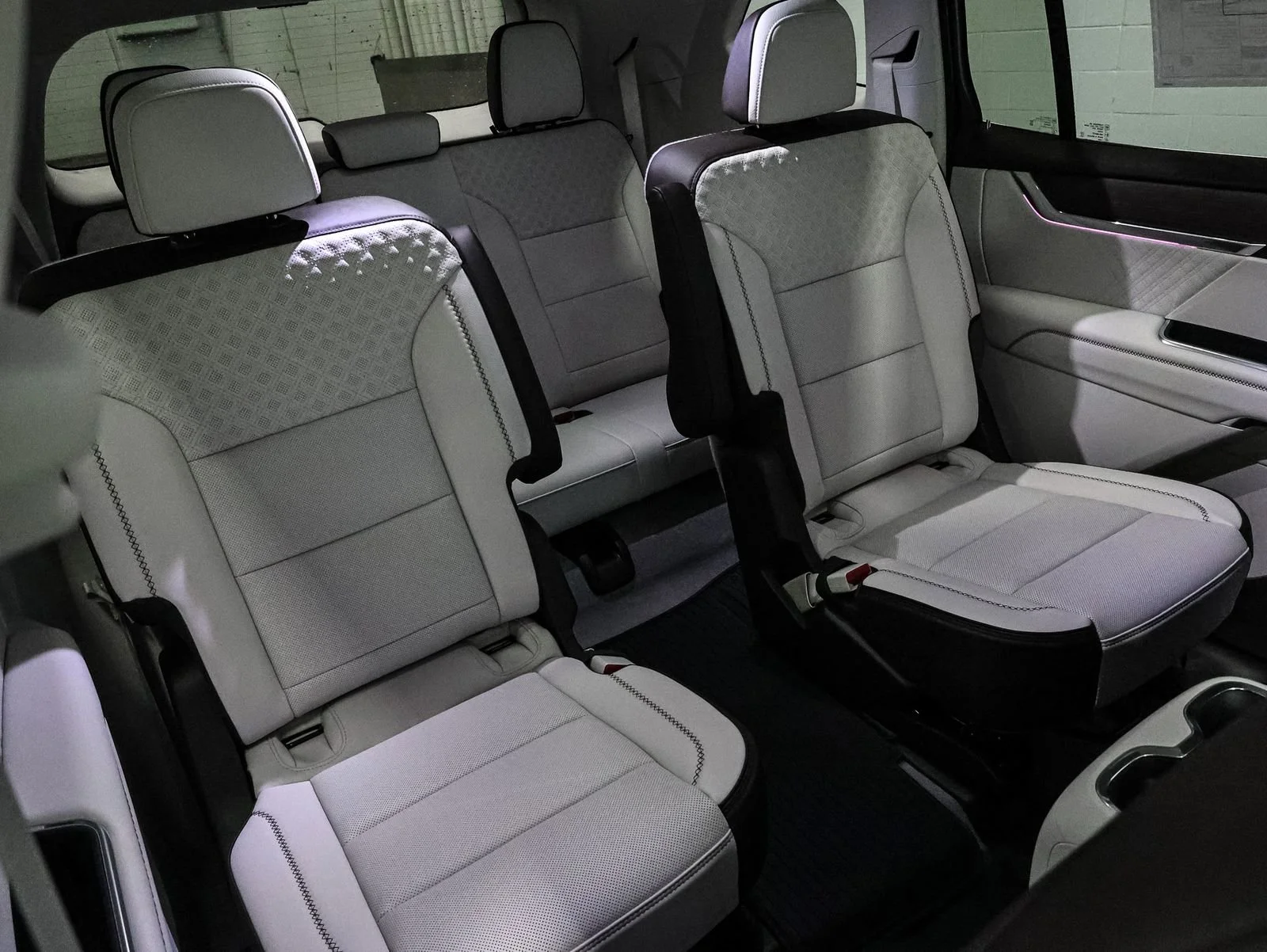 2026 GMC Acadia Denali - Photo 26