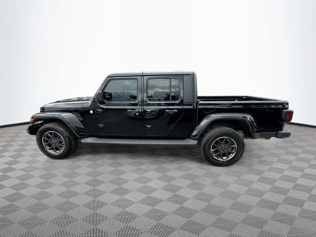Used 2023 Black Jeep Overland image 9