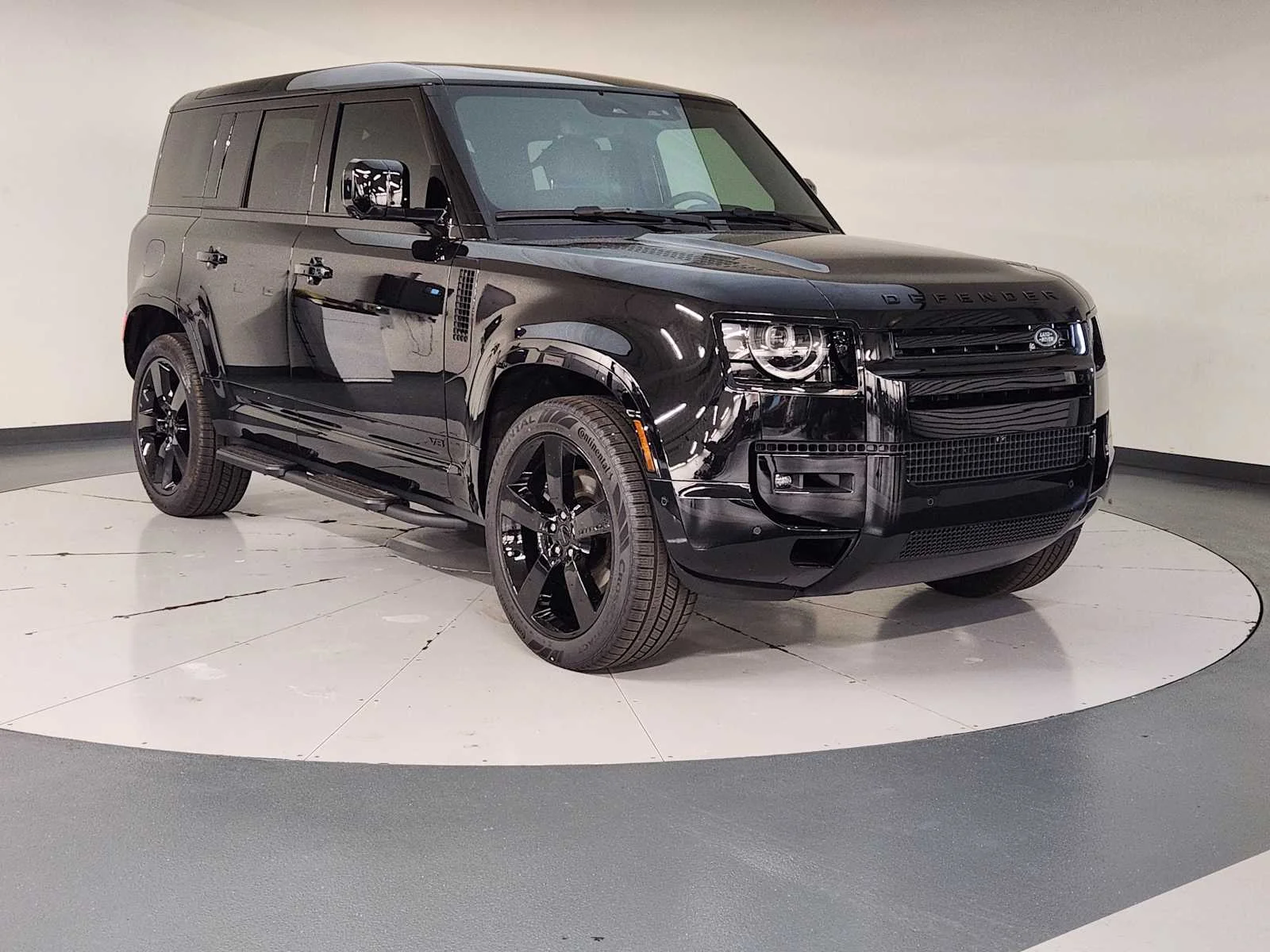 2026 Land Rover Defender V8 - Photo 10