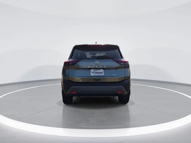 Used 2023 Gray Nissan SV image 7