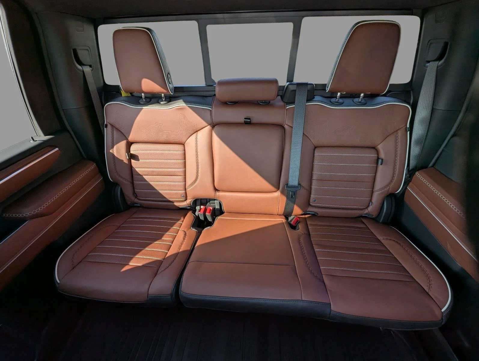 New 2026 Sterling Metallic GMC Denali Ultimate image 33