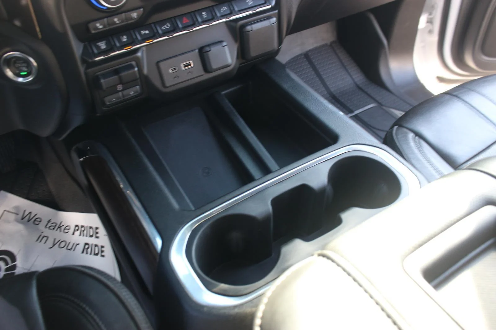 Used 2021 IRIDESCENT PEARL TRICOAT Chevrolet High Country image 28