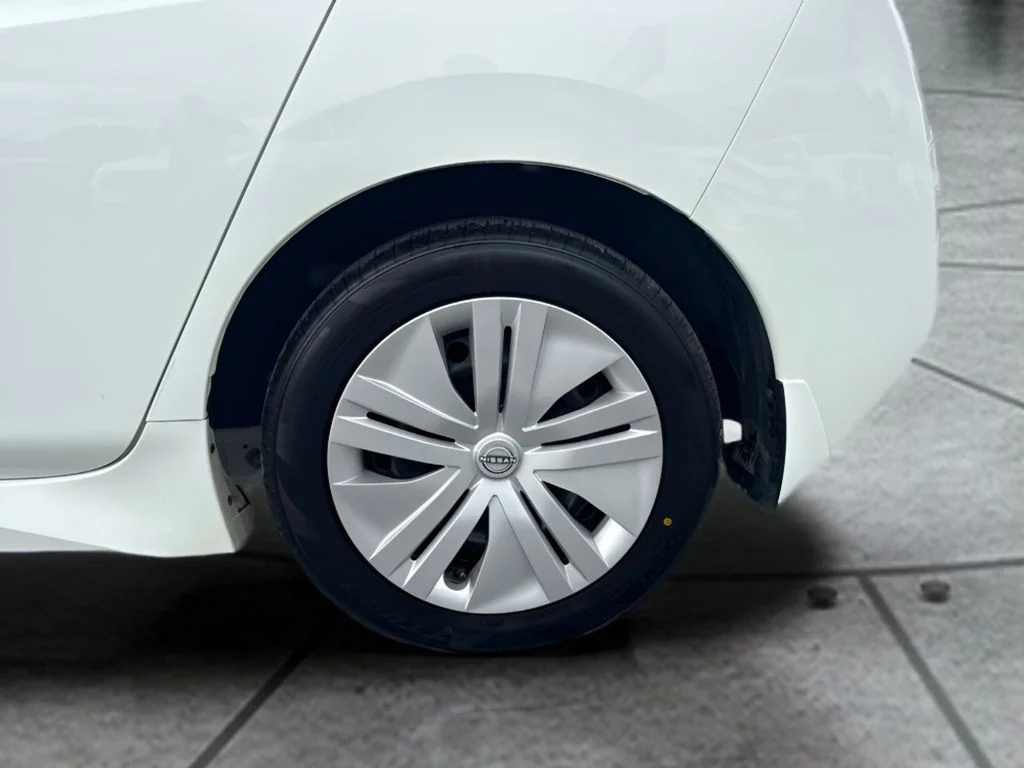 Used 2023 White Nissan S image 21