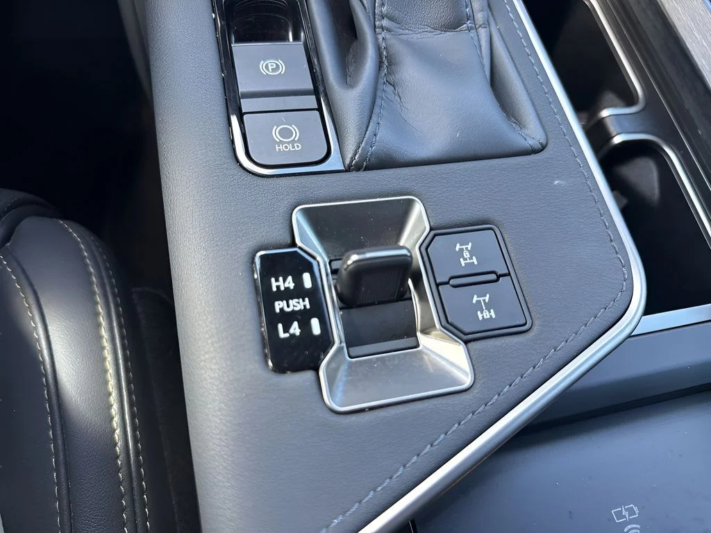 Used 2024  Lexus 550 Overtrail+ image 24