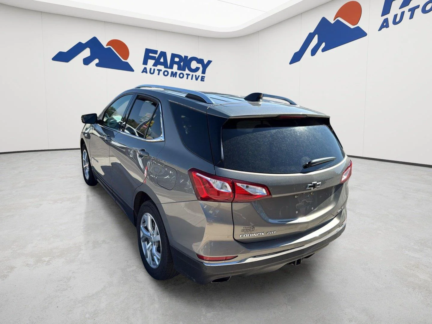 Used 2019 PEPPERDUST METALLIC Chevrolet LT image 4
