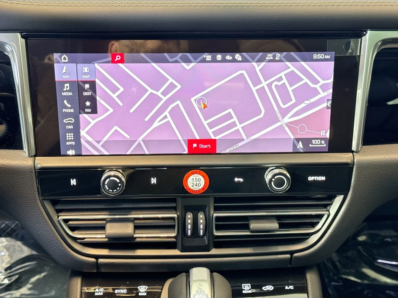 2026 Porsche Macan T - Photo 16