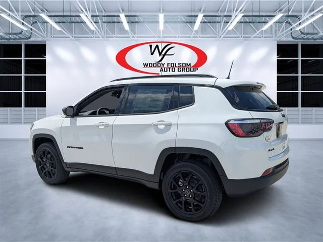 New 2026 Bright White Clear-Coat Exterior Paint Jeep Latitude image 5