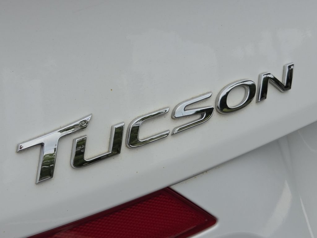 Used 2020 Winter White Hyundai SEL image 13