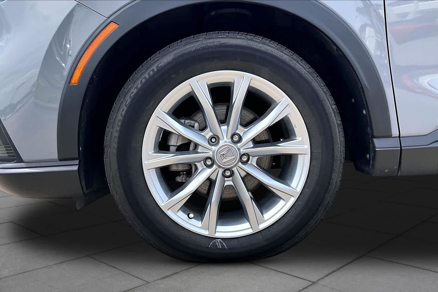 Used 2025 Urban Gray Pearl Honda EX image 9