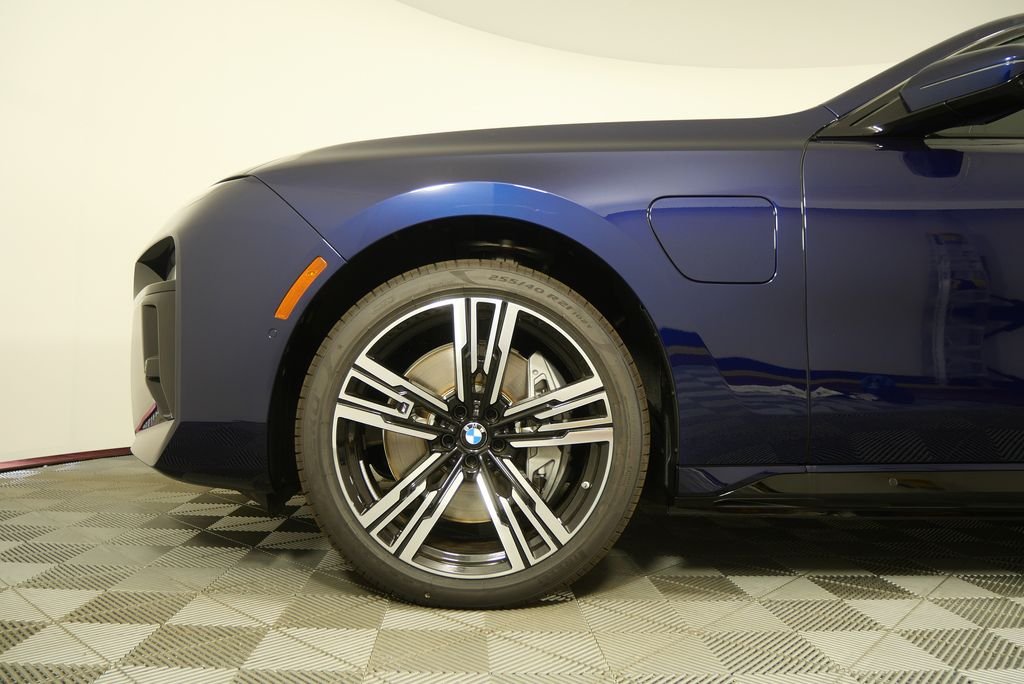 2026 BMW 7 Series 750e - Photo 7