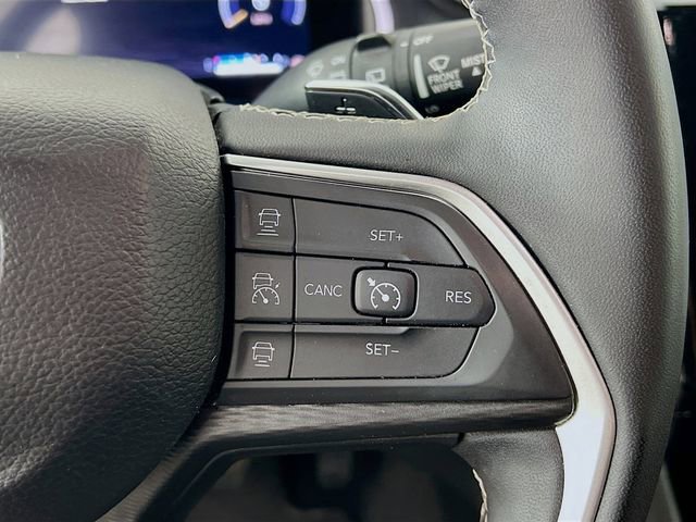 Used 2024 White Jeep Altitude image 32
