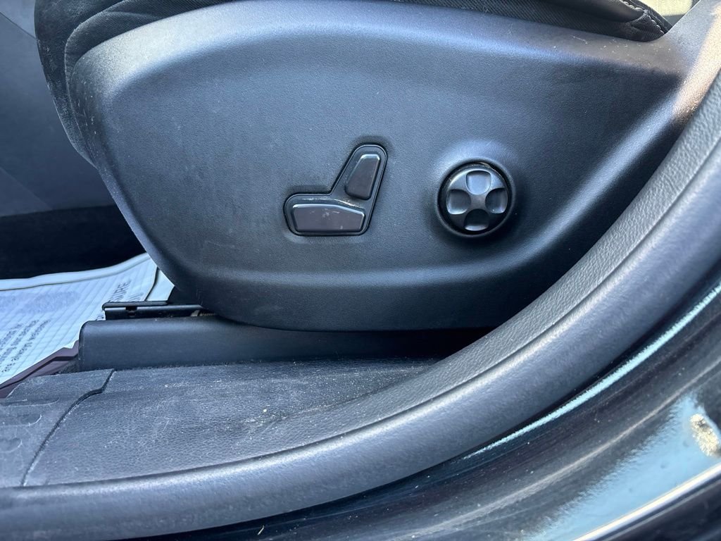 Used 2015 Black Jeep Limited image 19