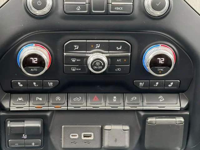 Used 2020 White GMC Denali image 19