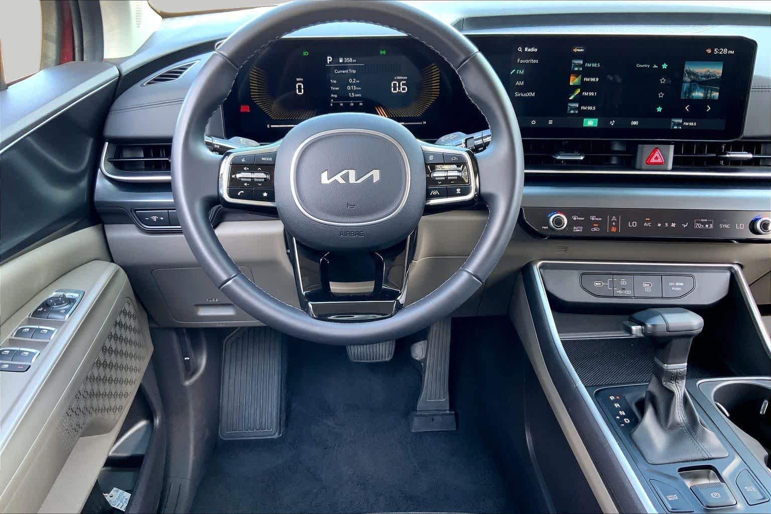Pre-Owned 2026 Kia Carnival LXS