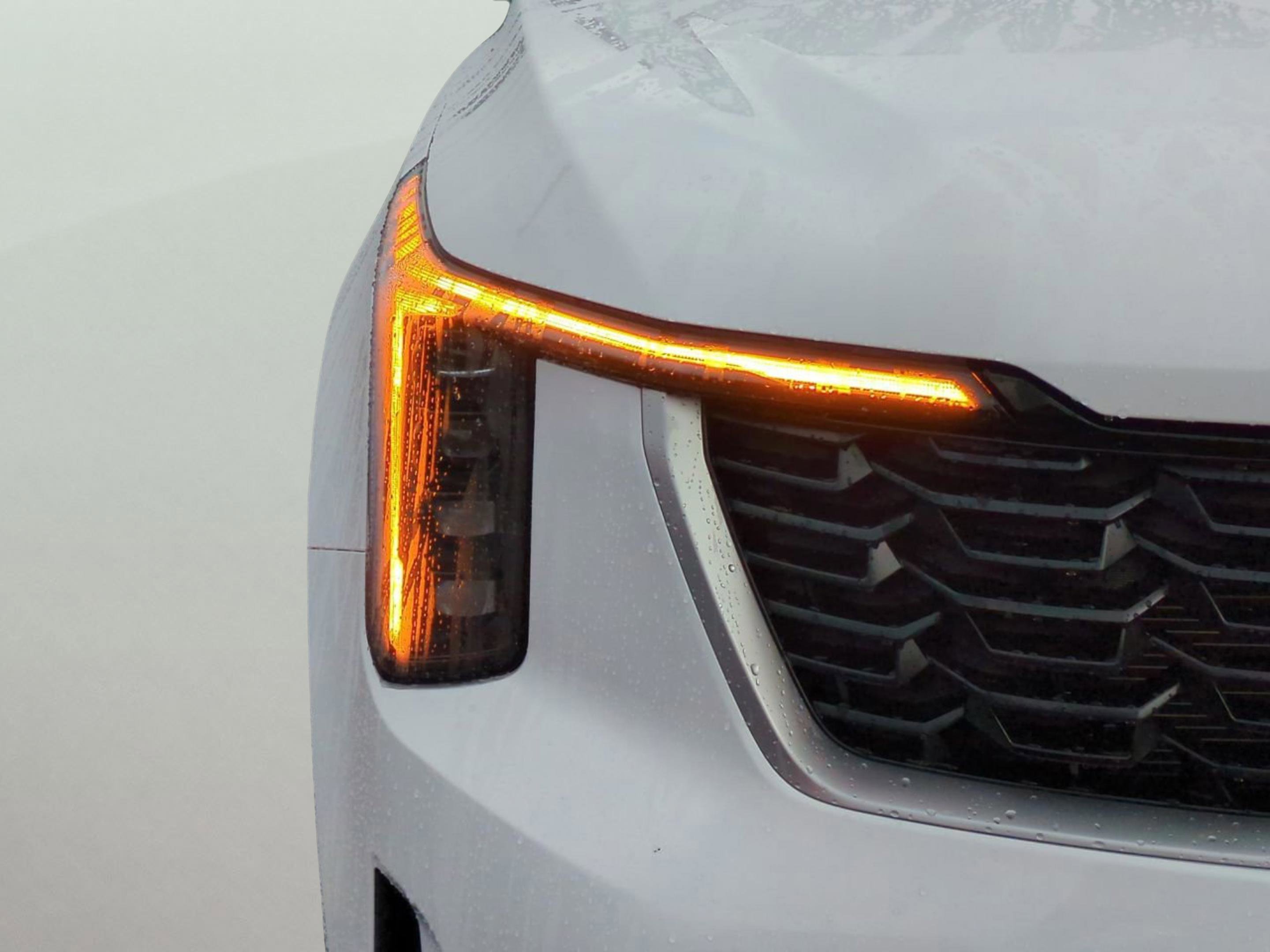 New 2026 Glacial White Pearl Kia LX image 27