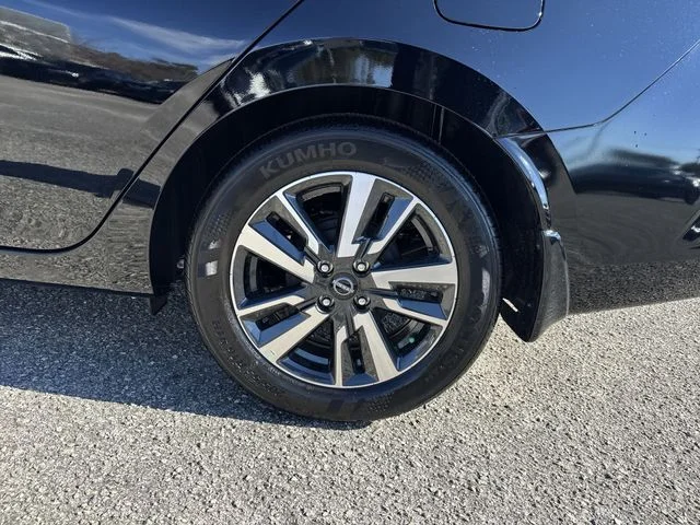 Used 2025 Black Nissan 1.6 SV image 31