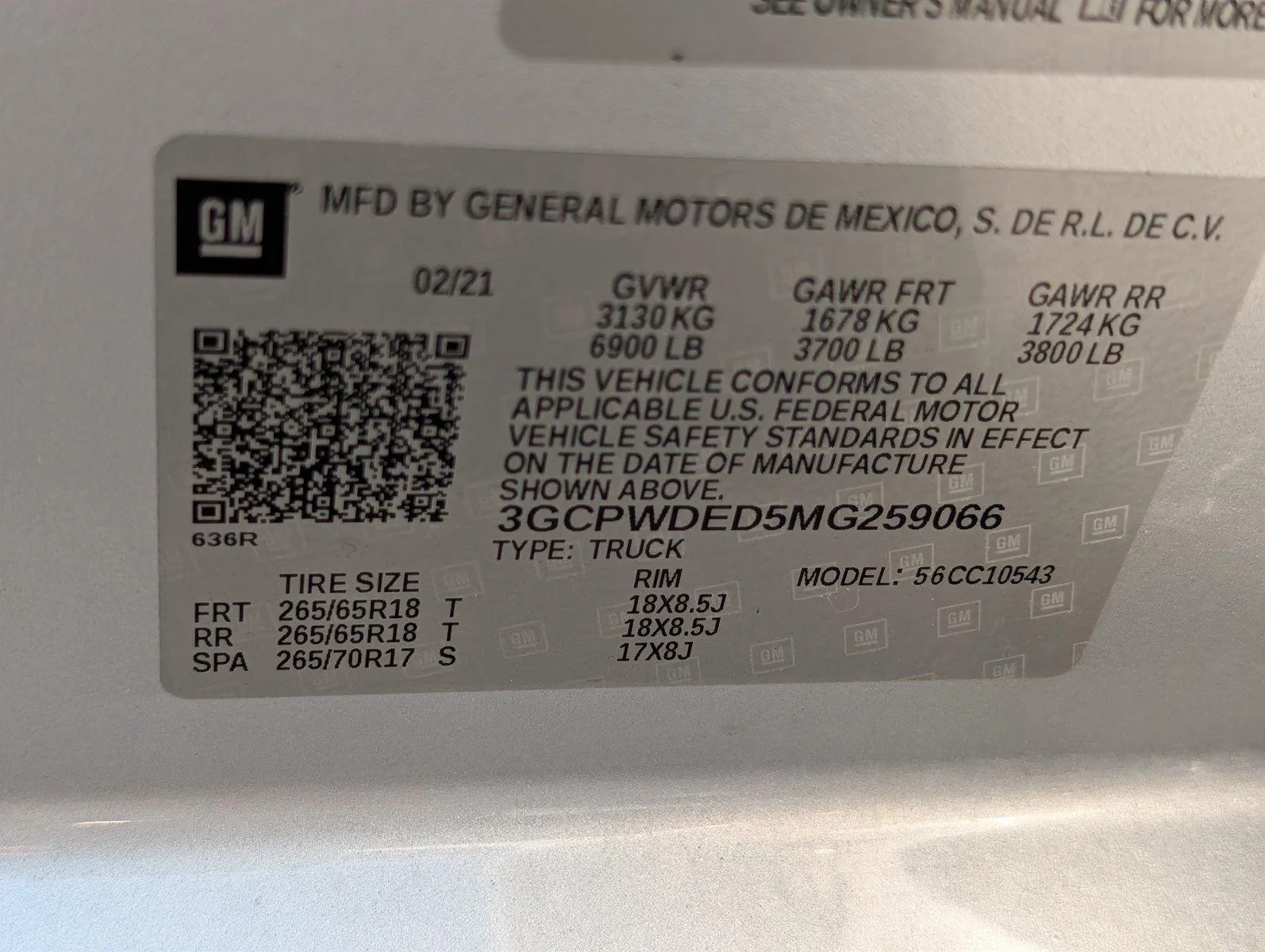 Used 2021 Silver Ice Metallic Chevrolet RST image 39
