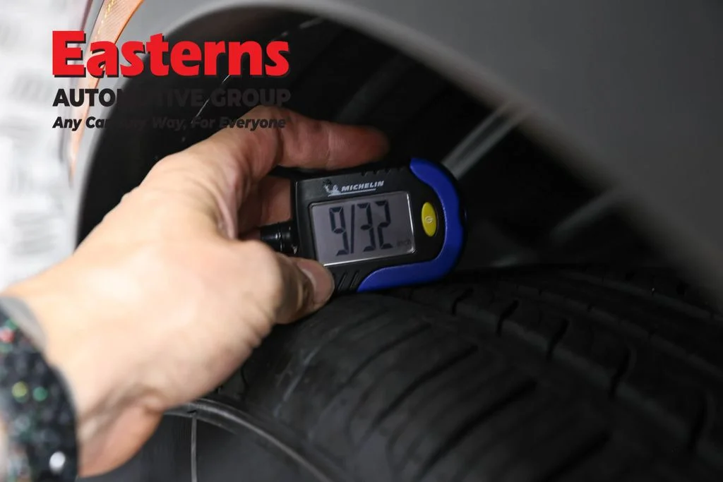 Used 2024 Red Mitsubishi ES image 27