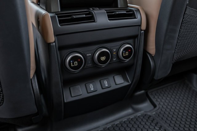 New 2026 Fuji White Land Rover X-Dynamic SE image 42