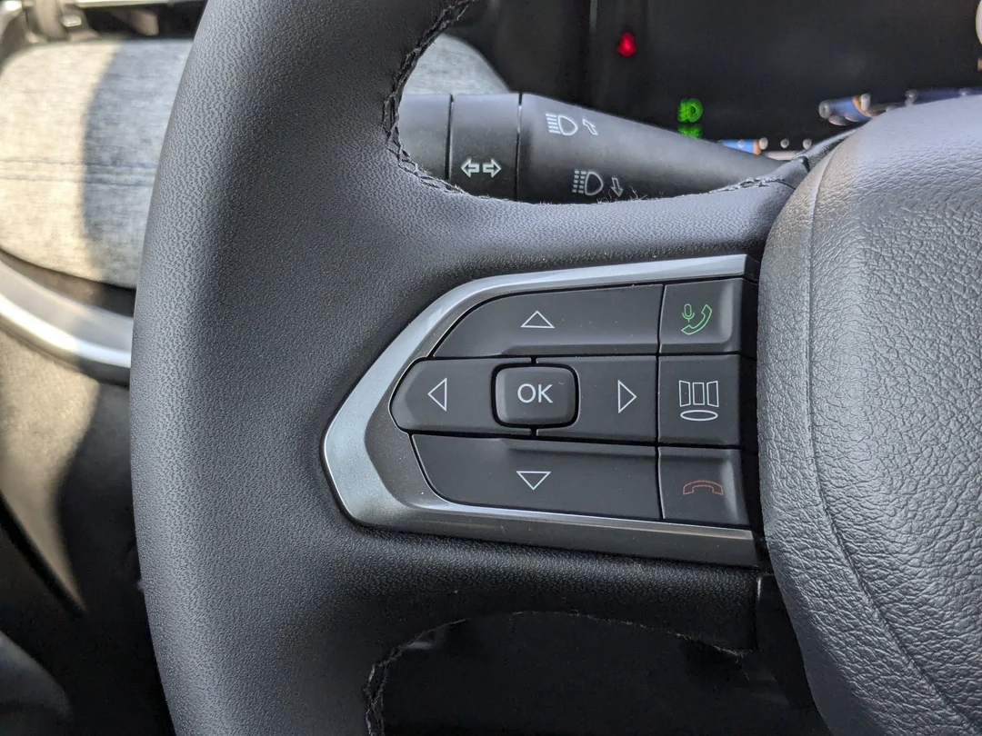 New 2026 Black Jeep North - - 4x4 - Panoramic Sunroof - Alpine Audio - Adaptive Cruise - Power Liftgate & More! image 17