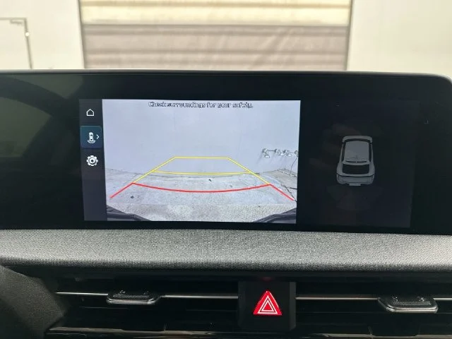 Used 2022 Gray Kia Wind image 31