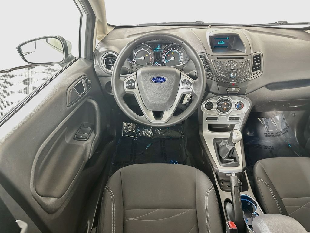 Used 2016 Oxford White Ford SE image 21