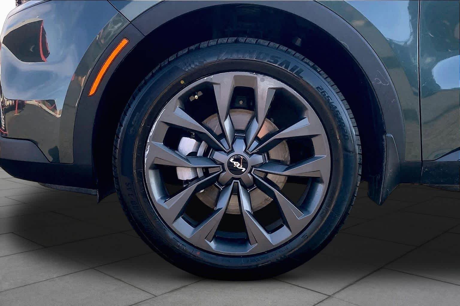 Used 2023 Aruba Green Kia X-Line SX Prestige image 11