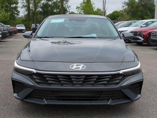 New 2026 Gray Hyundai SE image 9