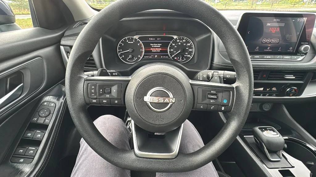 2024 Nissan Rogue SV - Photo 27