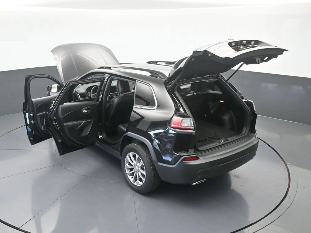 Used 2022 Diamond Black Crystal Pearlcoat Jeep Latitude Lux image 62