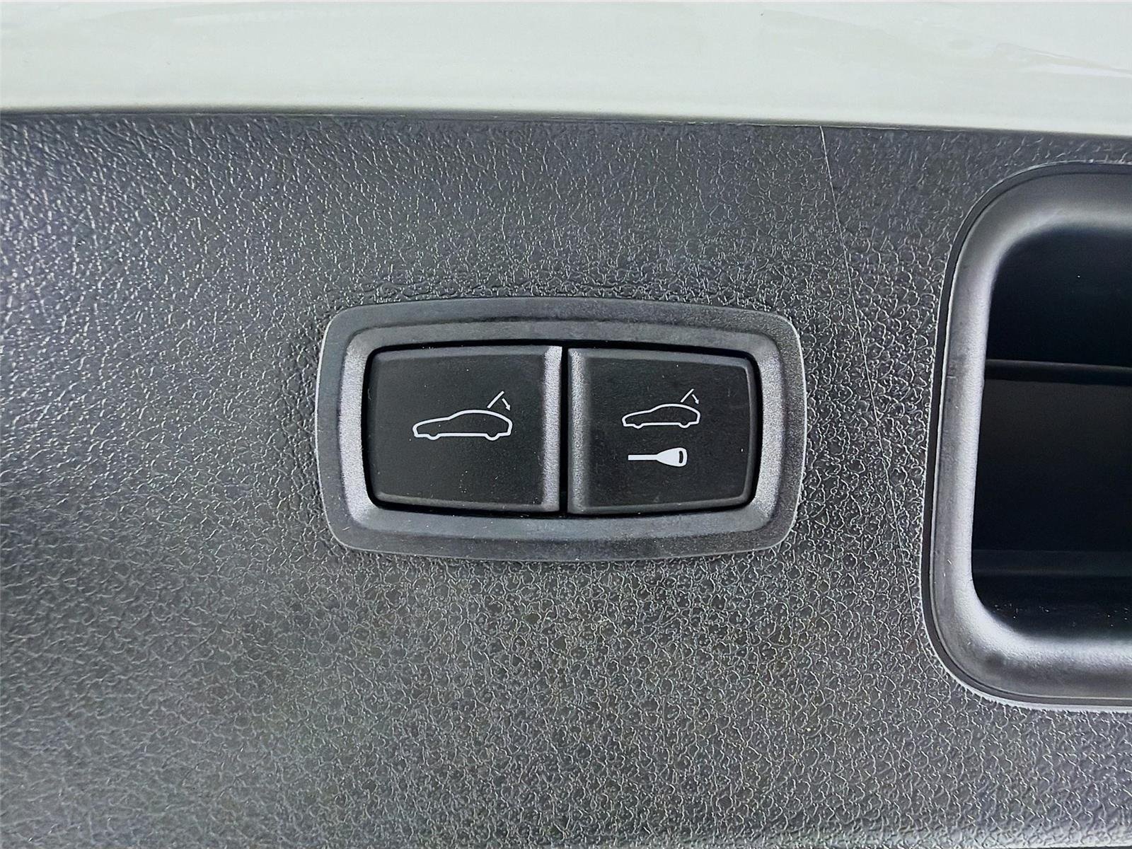 Used 2023 White Porsche T image 23