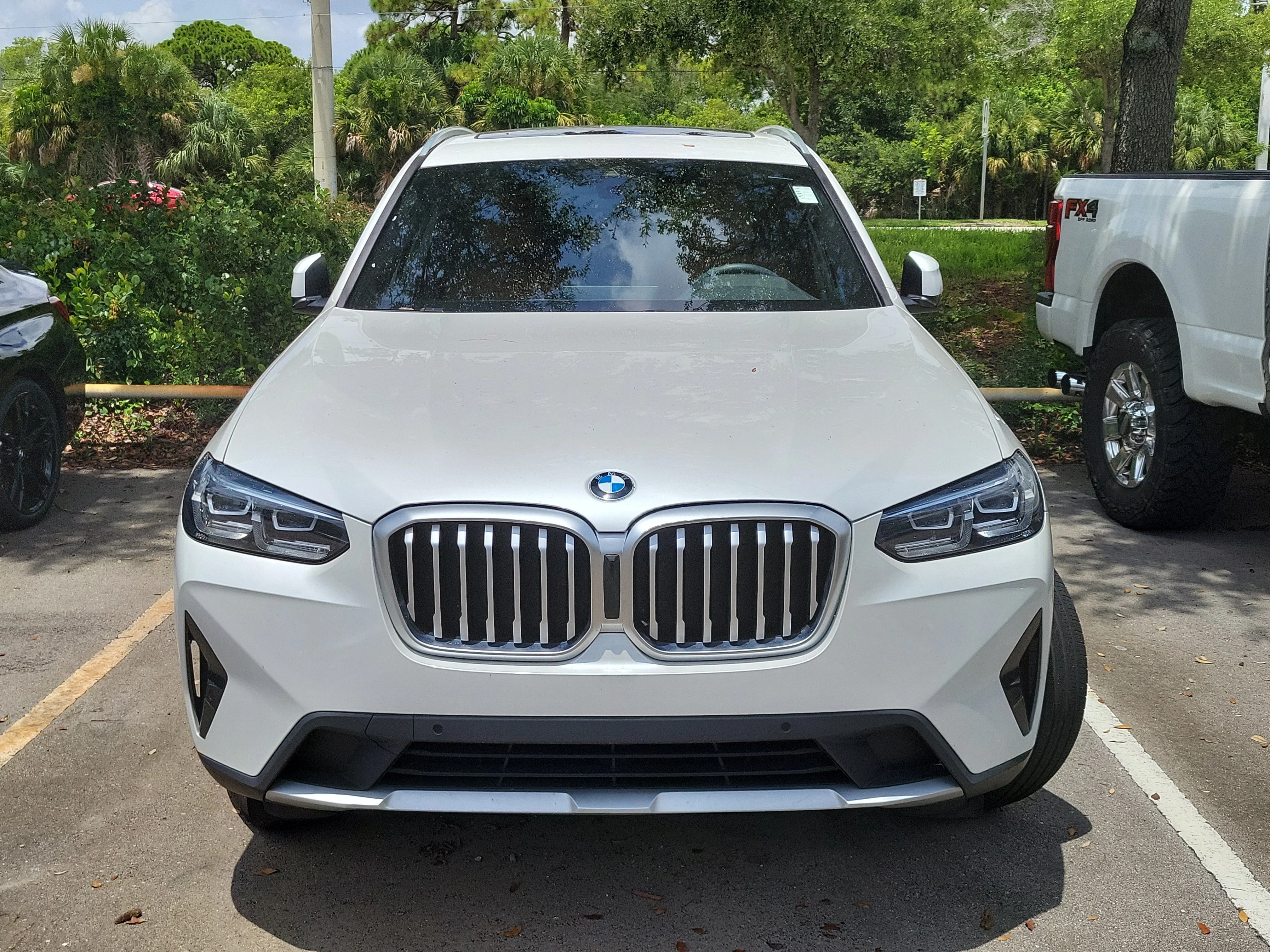 Used 2024 Mineral White Metallic BMW xDrive30i image 2