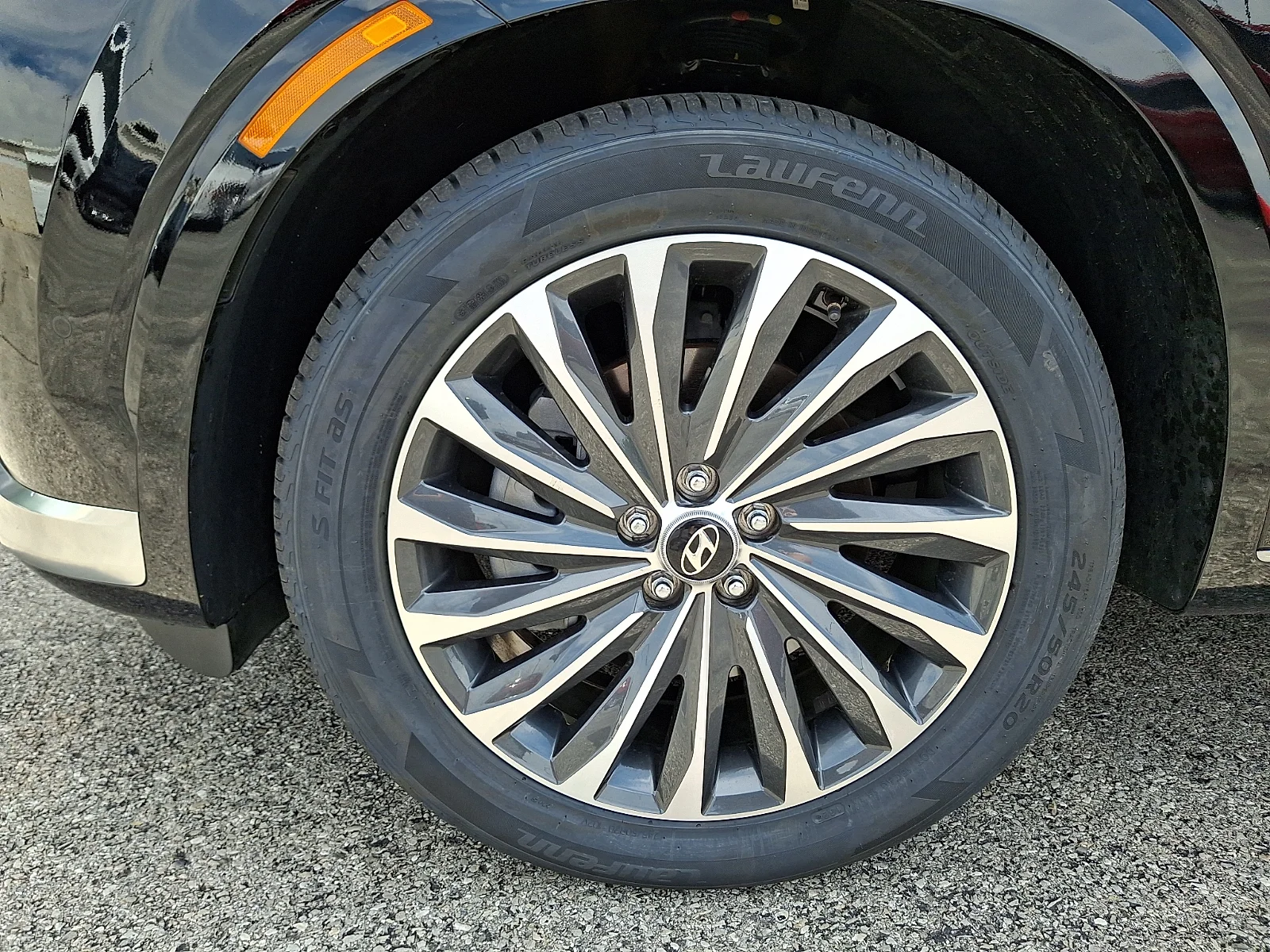 Used 2024 Black Hyundai Calligraphy image 29