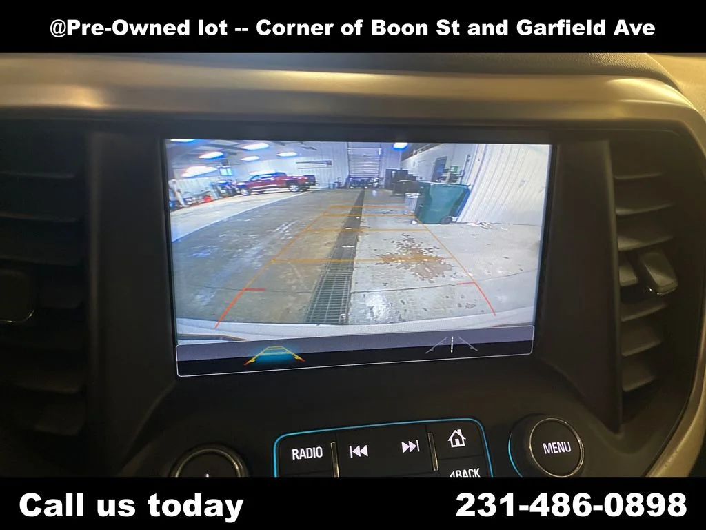 Used 2018 White GMC Denali image 24