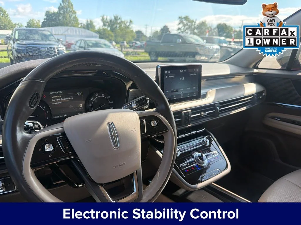 Used 2022 Red Lincoln Standard image 22