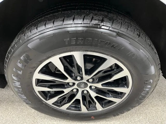 Used 2025 White Ford Platinum image 14