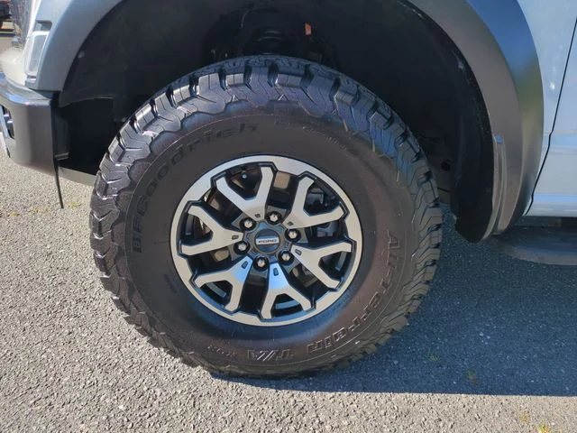 Used 2023 White Ford Raptor image 10