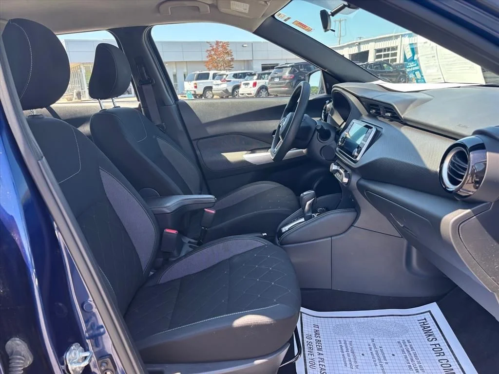 Used 2019 Blue Nissan SV image 14