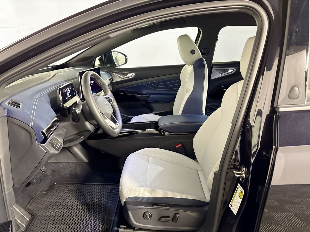 Certified Used 2025 Deep Black Volkswagen Pro S image 13